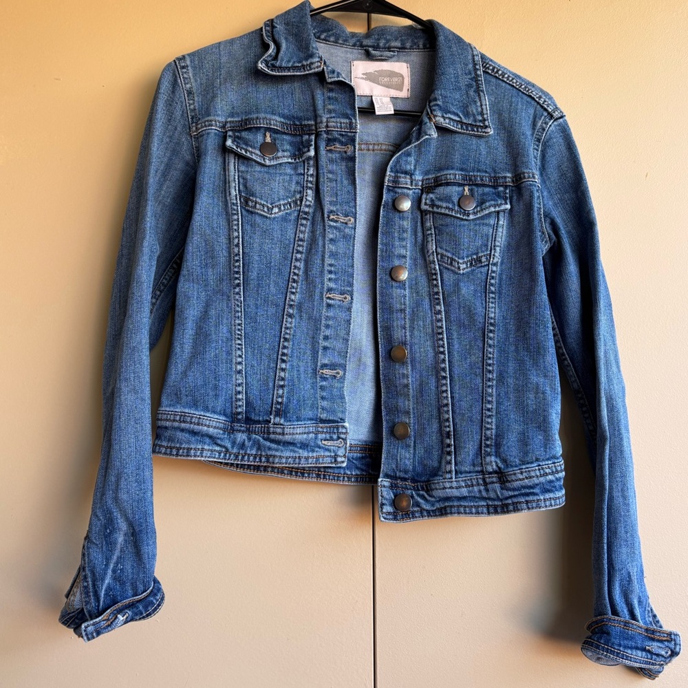 Forever 21 women’s denim jeans